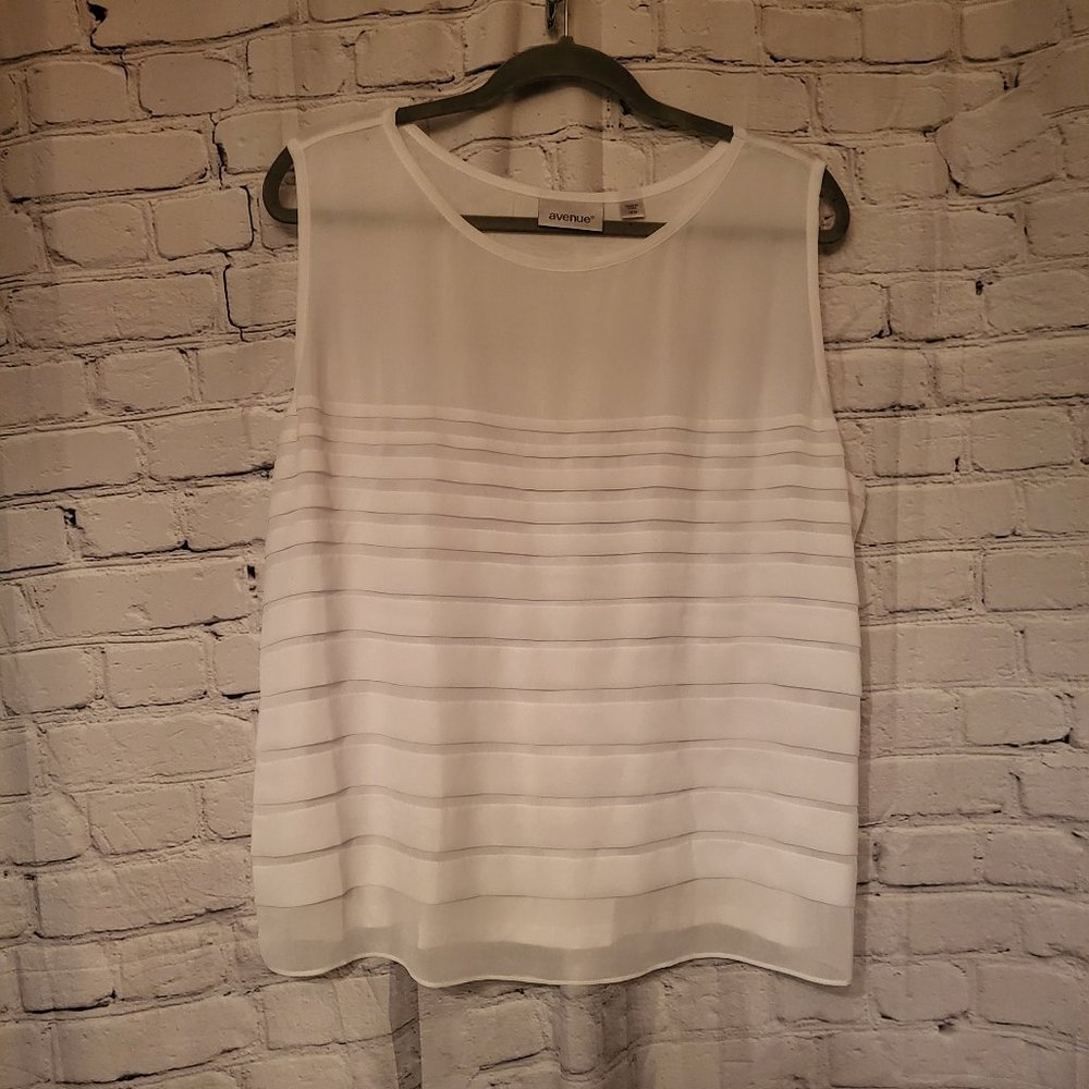 Avenue, 18/20, White Sleeveless Knit Lined Top